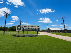 Stow & Co Storage - Hwy. 175