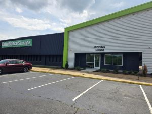 Extra Space Storage - 5254 - Huntsville - 4000 Memorial Pkwy SW