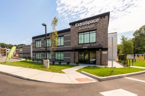Extra Space Storage - 5115 - Branford - E Main St