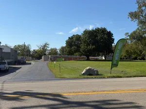 Extra Space Storage - 2293 - Island Lake - Roberts Rd